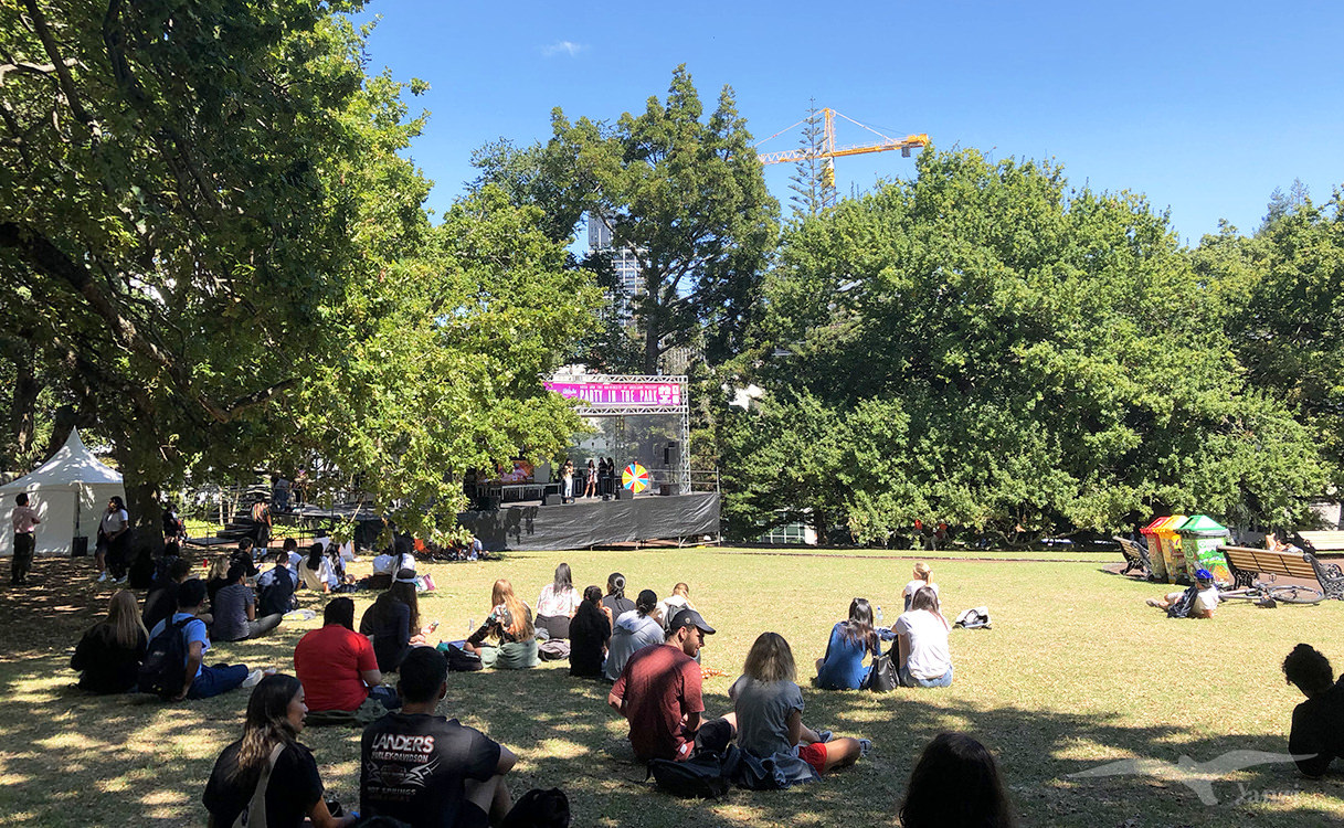 【奧克蘭市區景點】阿爾伯特公園 Albert Park|大學新生表演活動! - 第10張圖 奧克蘭 阿爾伯特公園 Auckland Albert Park 新生訓練表演活動 Orientation