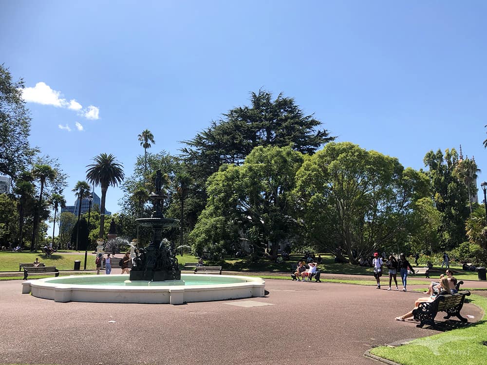 【奧克蘭市區景點】阿爾伯特公園 Albert Park|大學新生表演活動! - 第14張圖 奧克蘭 阿爾伯特公園 噴水池 Auckland Albert Park fountain