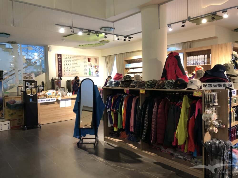 新中橫公路 塔塔加遊客中心 一樓服務區