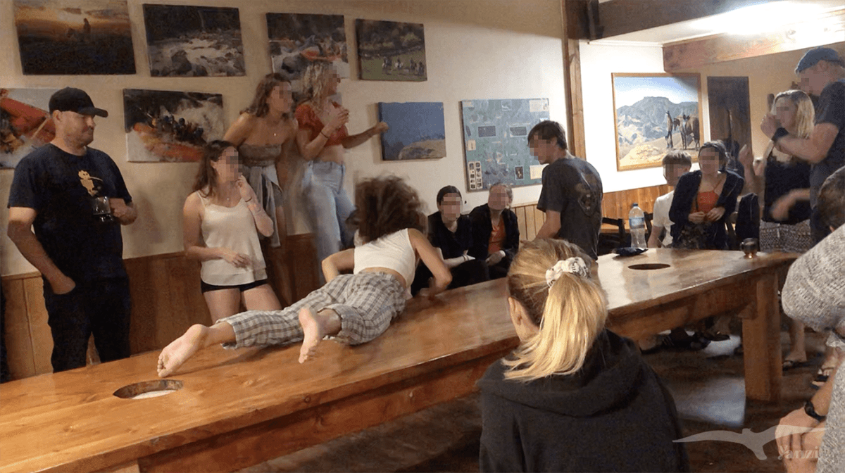 河谷小屋 river valley lodge 瘋狂派對之夜