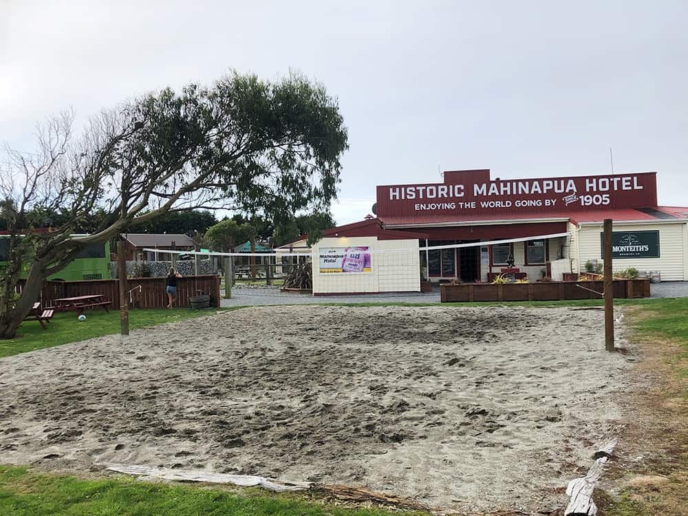馬希納普阿湖Lake Mahinapua Hotel 戶外空間 排球場