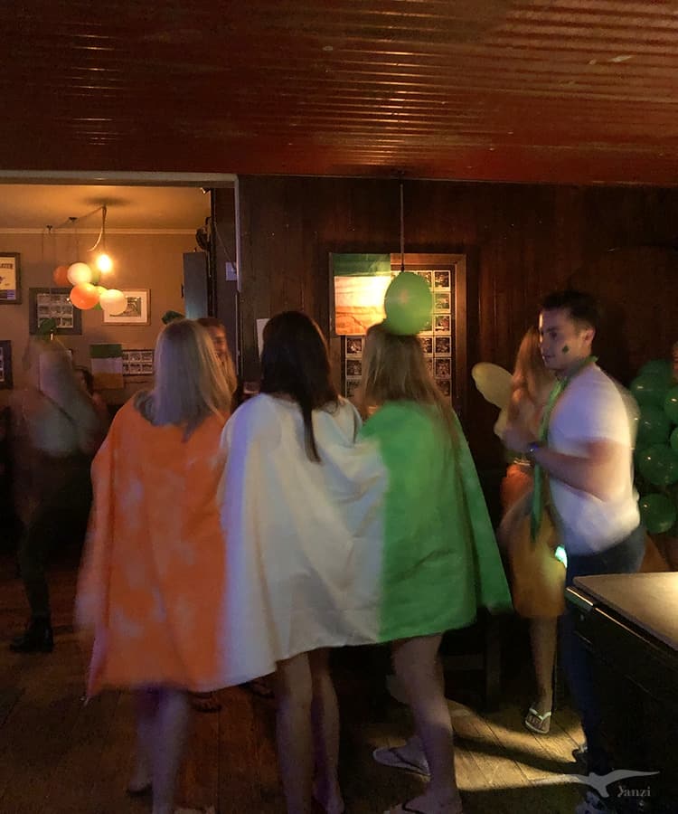 馬希納普阿湖Lake Mahinapua Hotel 聖派翠克節派對 St Patrick’s Day