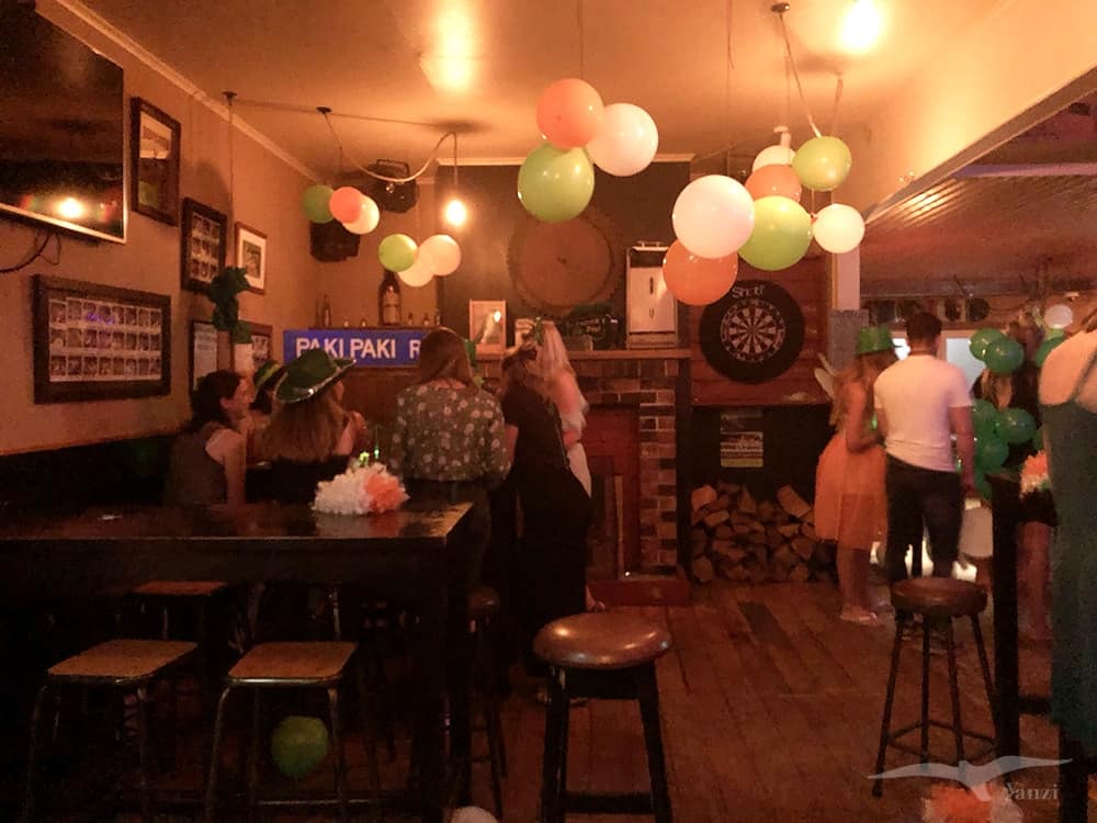 馬希納普阿湖Lake Mahinapua Hotel聖派翠克節派對 St Patrick’s Day