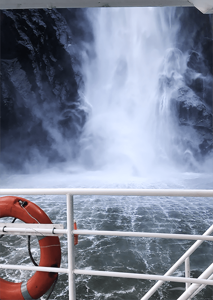 【紐西蘭D25下】米爾福德峽灣Milford Sound|探索世界八大奇景 - 第28張圖 米爾福德峽灣 Milford Sound 斯特林瀑布 Stirling Falls