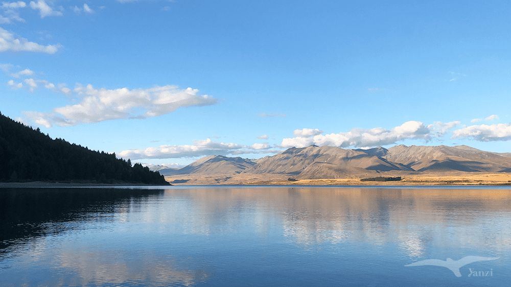 【紐西蘭D26下】蒂卡波湖Lake Tekapo+好牧羊人教堂|療癒美景 - 第83張圖 紐西蘭南島 蒂卡波湖 NZ Lake Tekapo 湖面山景