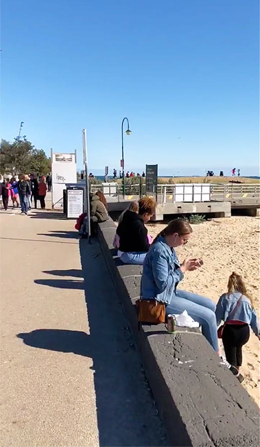 【墨爾本】聖科達海灘 St Kilda Beach|免費看野生企鵝歸岸 - 第9張圖 墨爾本 聖科達海灘 Melbourne St Kilda Beach 路邊