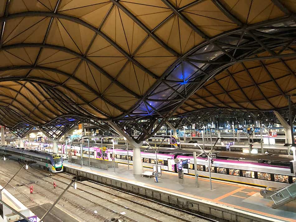 【墨爾本】南十字星車站 Southern Cross Station|光線與建築完美交融 - 第9張圖