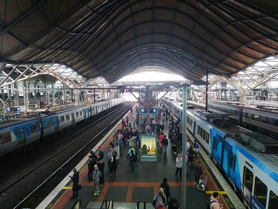 【墨爾本】南十字星車站 Southern Cross Station|光線與建築完美交融 - 第3張圖 南十字星車站 Southern Cross Station 波浪型建築設計