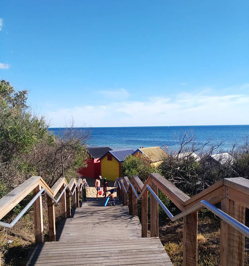 【墨爾本】繽紛可愛的彩虹小屋 Brighton Beach Bathing Boxes - 第10張圖 墨爾本 彩虹小屋 Brighton Beach Bathing Boxes 入口階梯