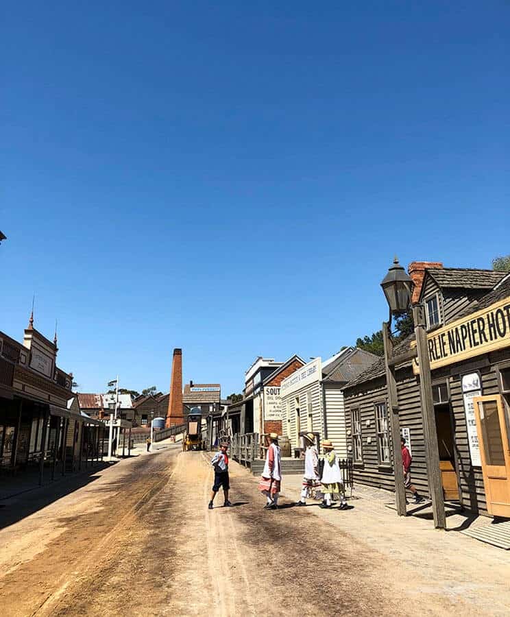 【墨爾本跟團一日遊】疏芬山掏金小鎮Sovereign Hill+羊駝農場 - 第76張圖 疏芬山掏金小鎮 Sovereign Hill 街景