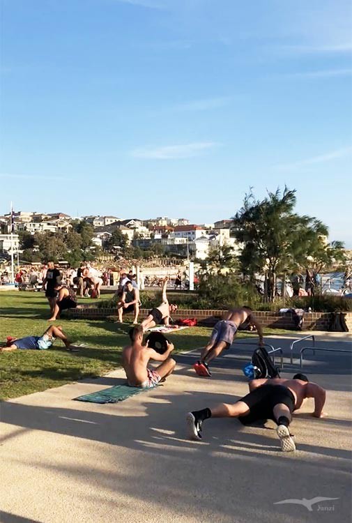 【雪梨D8】邦迪海灘 Bondi Beach｜陽光熱情健身猛男？
