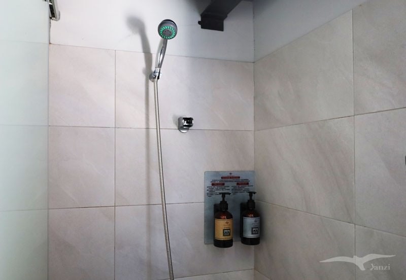 【澎湖民宿推薦】澎湖路旅店—樓中樓6人房｜乾淨舒適、附早餐