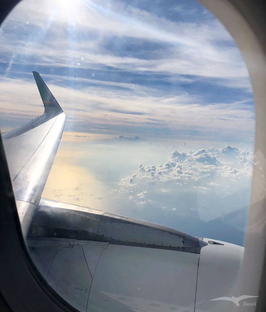 台北松山飛澎湖|立榮/華信)連假搶票+立榮航空搭乘初體驗! - 第67張圖 立榮航空-澎湖回程 飛機雲霧