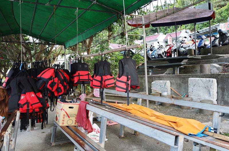 【花蓮鯉魚潭】2023花蓮紅面鴨Fun暑假｜水舞煙火秀+踩天鵝船