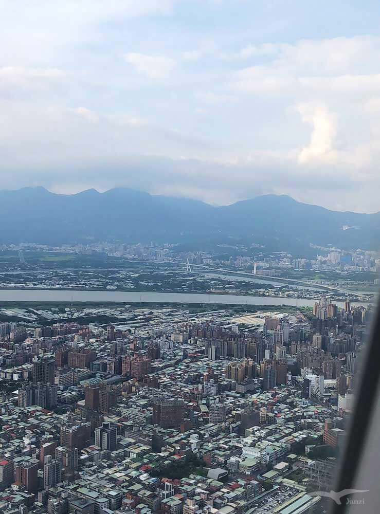 立榮航空-澎湖回程 台北市俯瞰景