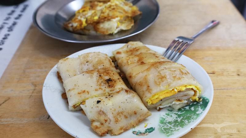 【花蓮早餐】明心紅茶｜厚皮手工蛋餅 表皮蛋煎得香脆！傳統早餐