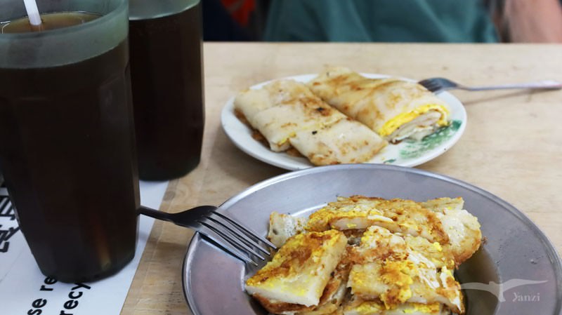 【花蓮早餐】明心紅茶｜厚皮手工蛋餅 表皮蛋煎得香脆！傳統早餐