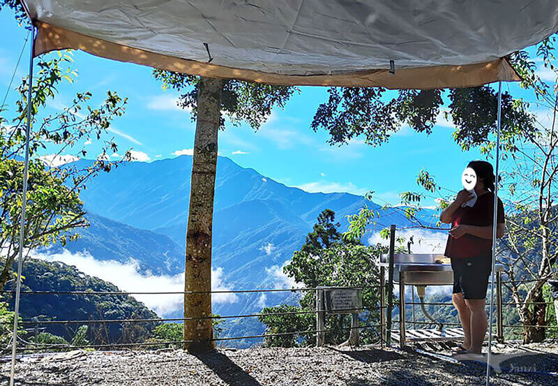 武界露營推薦——武界雲頂露營天地｜打開帳篷就能看雲海！