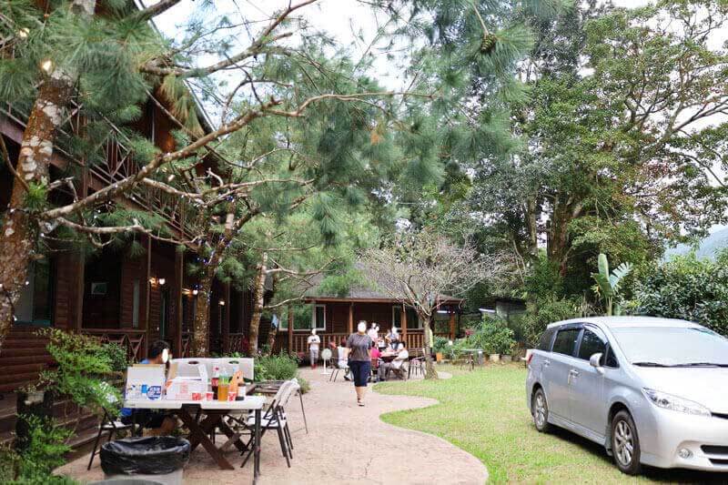 南庄住宿推薦——鳳櫻山莊｜中秋烤肉+免費卡拉OK歡唱【苗栗】