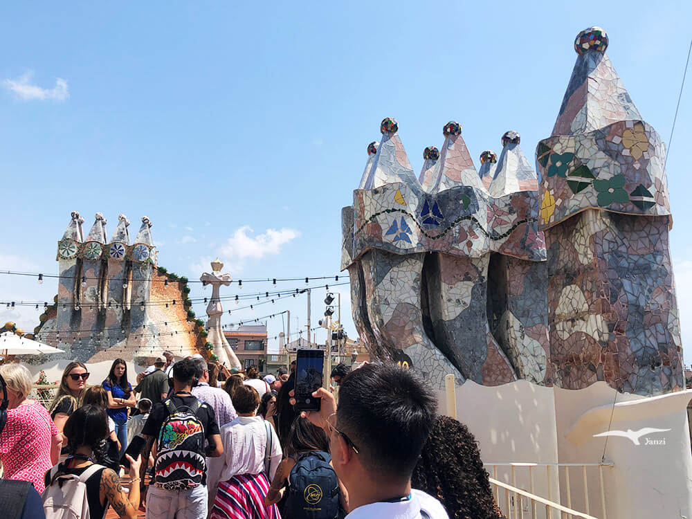 【巴塞隆納】巴特略之家|圓弧曲線奇特建築!建築大師高第作品之一 - 第28張圖