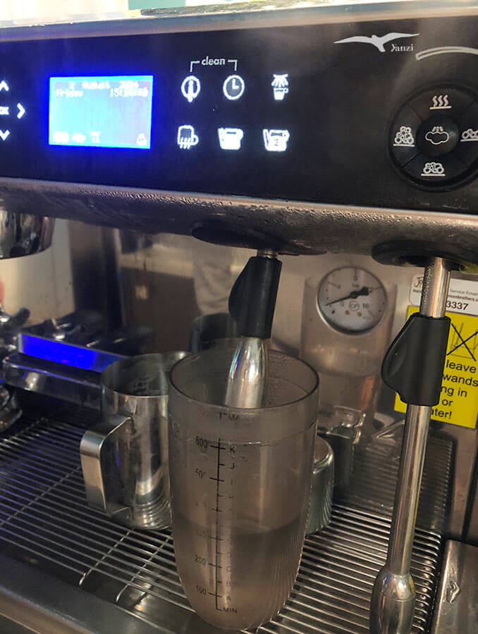 【愛爾蘭打工度假|奶茶店工作】 飲料調製/簡餐/外場服務生! 黑工經驗分享 - 第20張圖