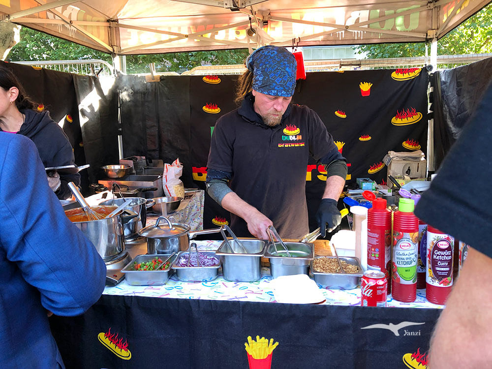 【都柏林市集】Mespil Road Lunchtime Market｜河岸邊的平日午餐市集！