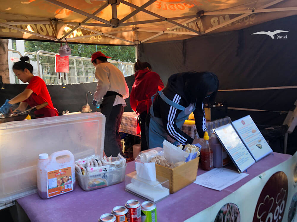 【都柏林市集】Mespil Road Lunchtime Market｜河岸邊的平日午餐市集！