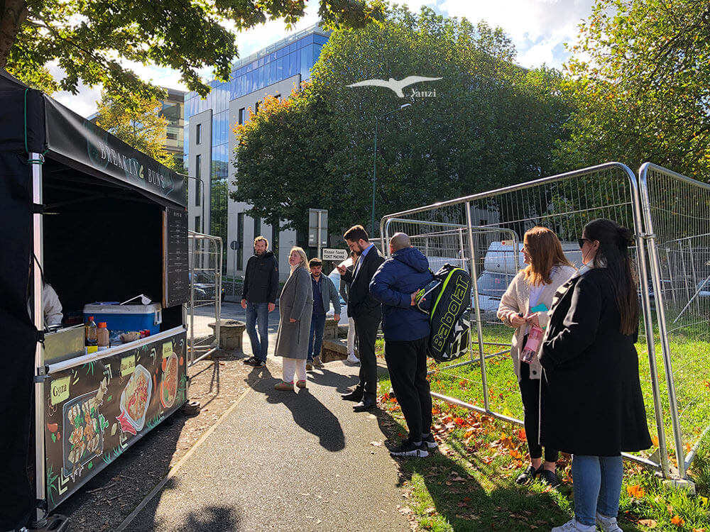 【都柏林市集】Mespil Road Lunchtime Market｜河岸邊的平日午餐市集！