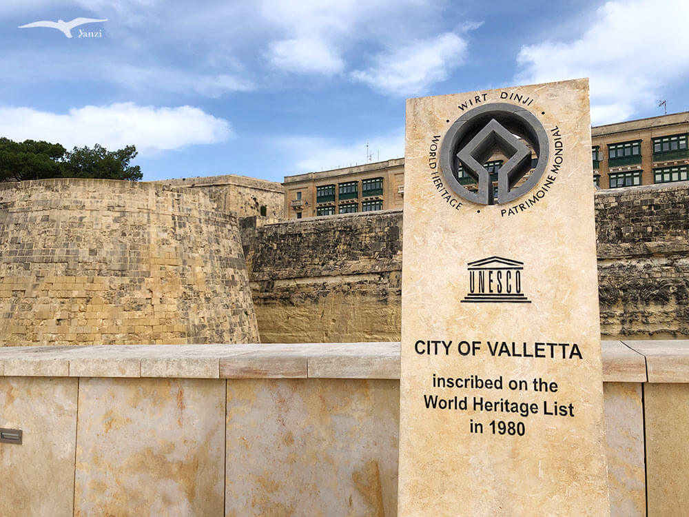 【瓦萊塔一日遊】8大景點＋步行路線｜漫步馬爾他的金色古城！