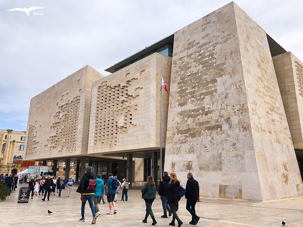 【瓦萊塔一日遊】8大景點＋步行路線｜漫步馬爾他的金色古城！