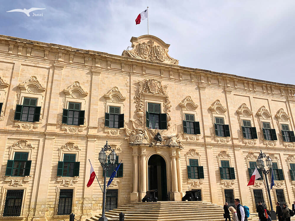 【瓦萊塔一日遊】8大景點＋步行路線｜漫步馬爾他的金色古城！