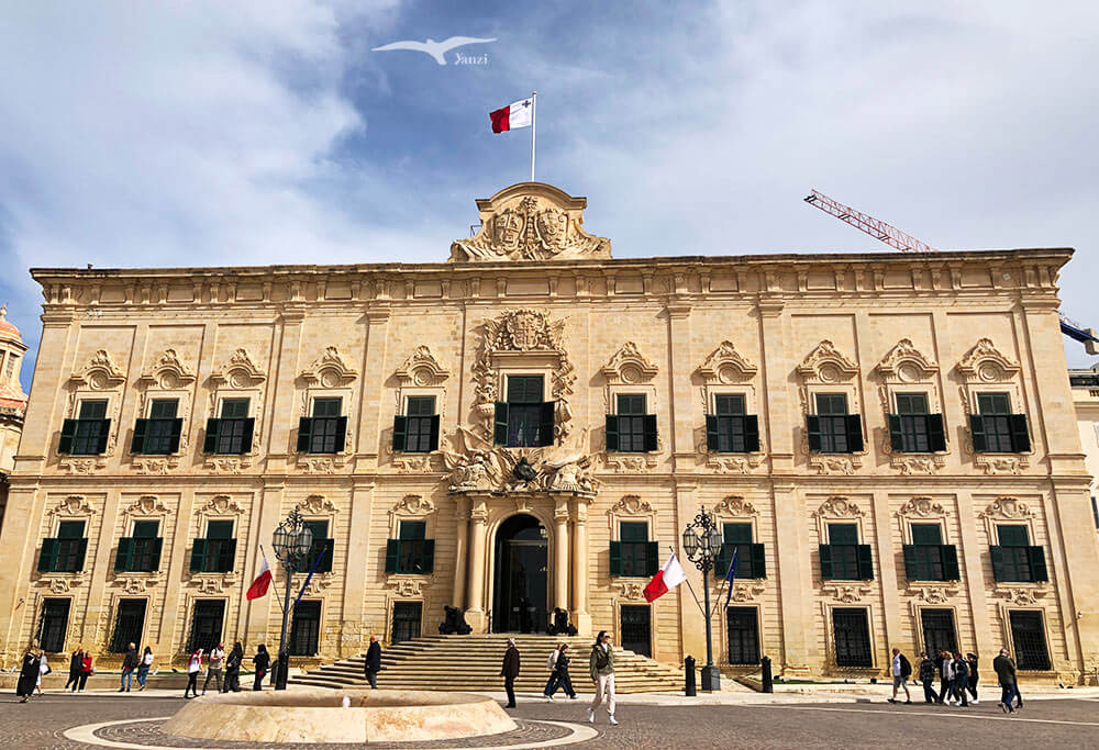 【瓦萊塔一日遊】8大景點＋步行路線｜漫步馬爾他的金色古城！