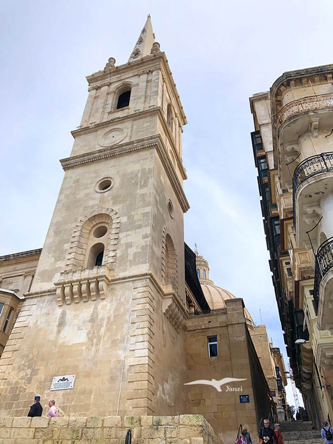 【瓦萊塔一日遊】8大景點＋步行路線｜漫步馬爾他的金色古城！