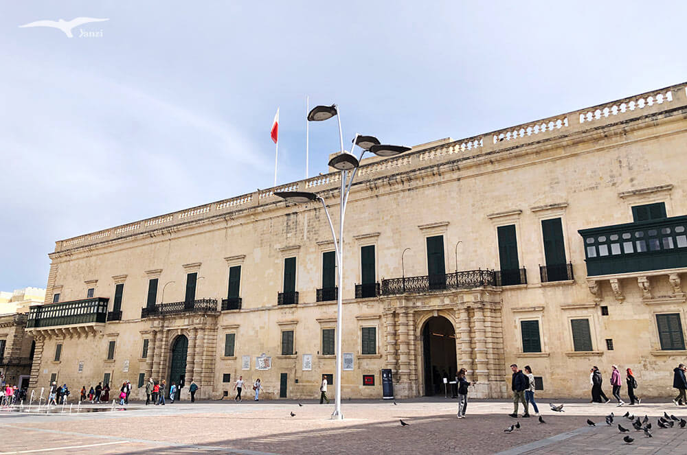【瓦萊塔一日遊】8大景點＋步行路線｜漫步馬爾他的金色古城！