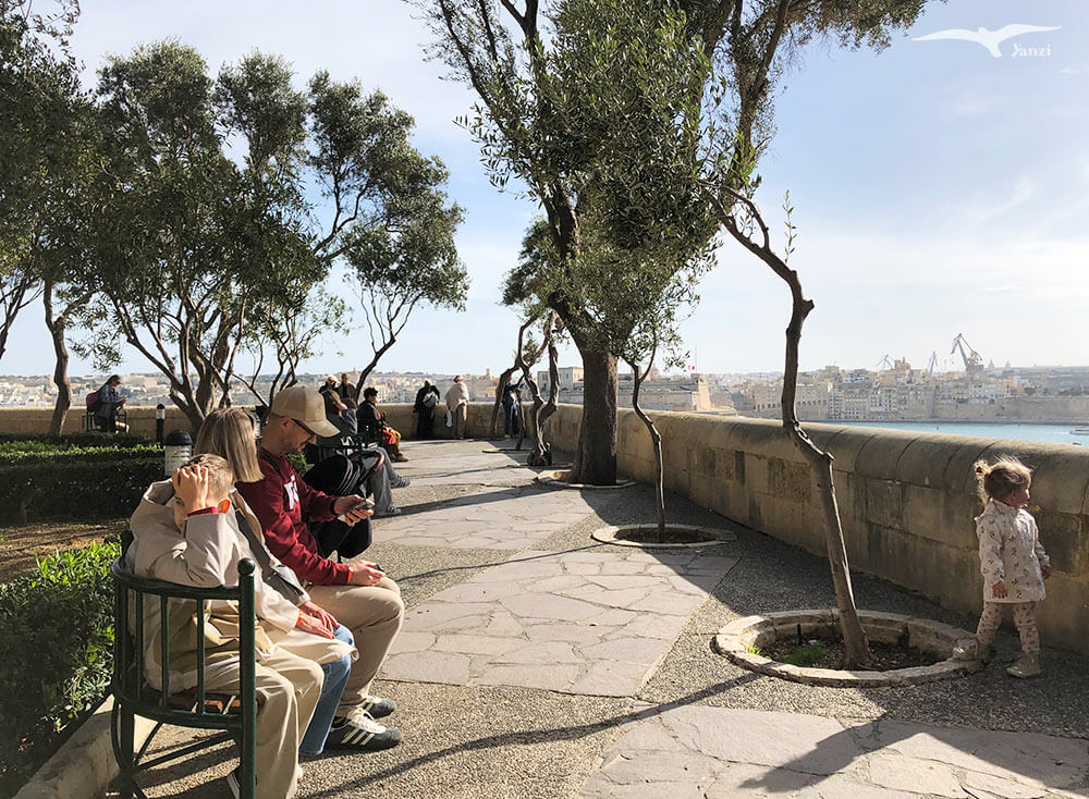 【瓦萊塔一日遊】8大景點＋步行路線｜漫步馬爾他的金色古城！