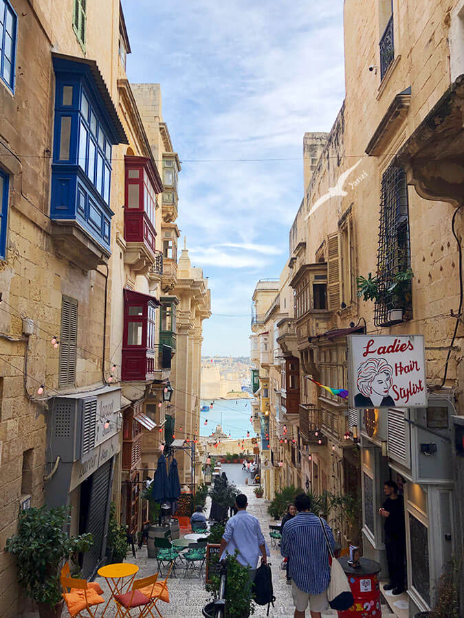 【瓦萊塔一日遊】8大景點＋步行路線｜漫步馬爾他的金色古城！