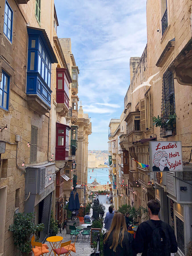 【瓦萊塔一日遊】8大景點＋步行路線｜漫步馬爾他的金色古城！