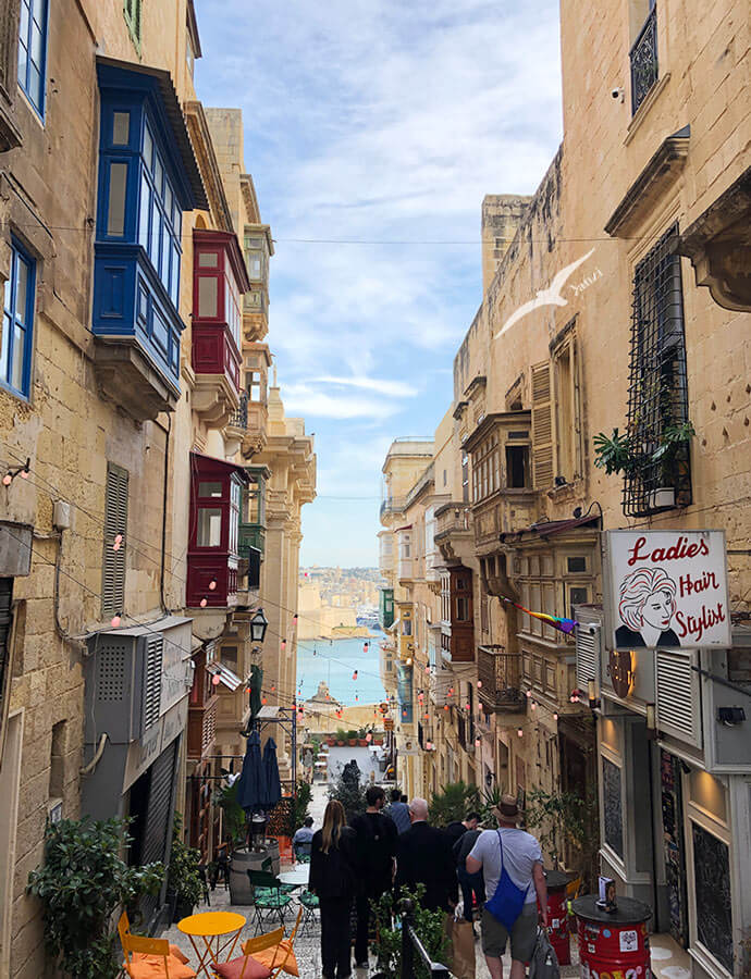 【瓦萊塔一日遊】8大景點＋步行路線｜漫步馬爾他的金色古城！