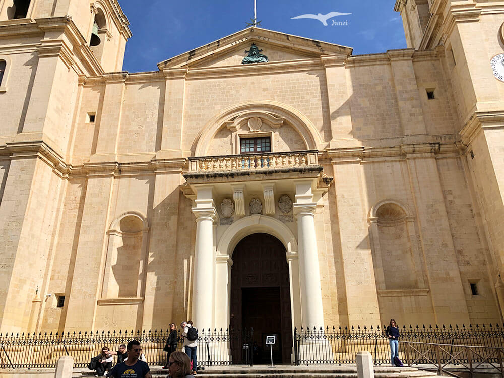 【瓦萊塔一日遊】8大景點＋步行路線｜漫步馬爾他的金色古城！